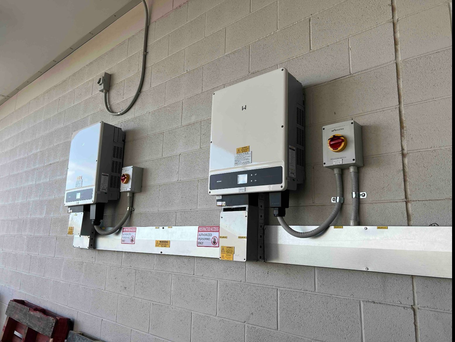 Solar battery storage system
